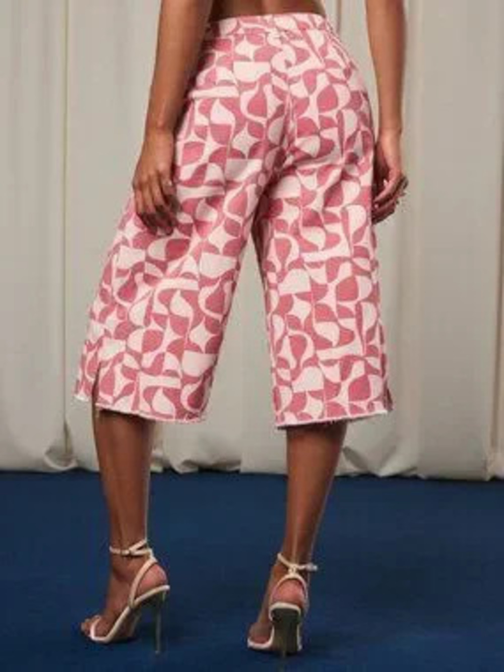 Multicolor Casual Women's Long Length Knee Abstract Pattern Shorts